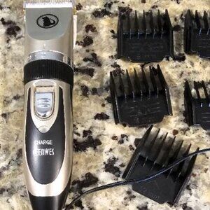 Ceenwes Dog Grooming Clippers w/Guards